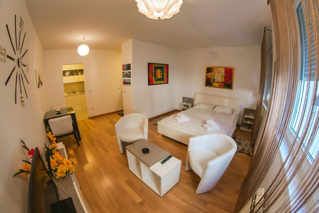 Maja Apartment Belgrado Exterior foto