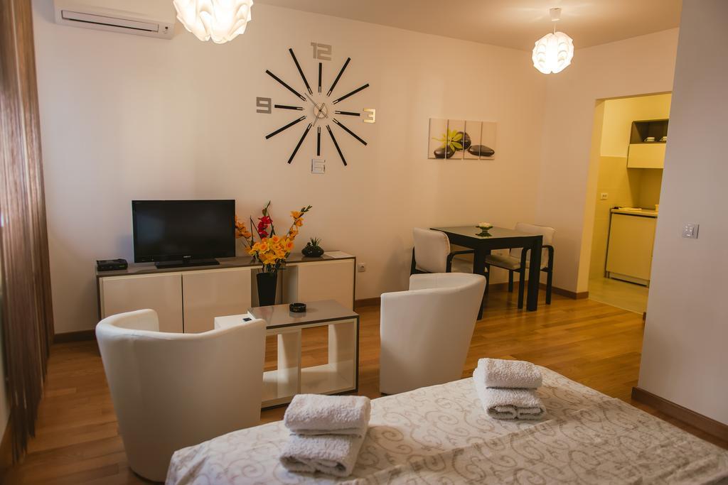 Maja Apartment Belgrado Exterior foto