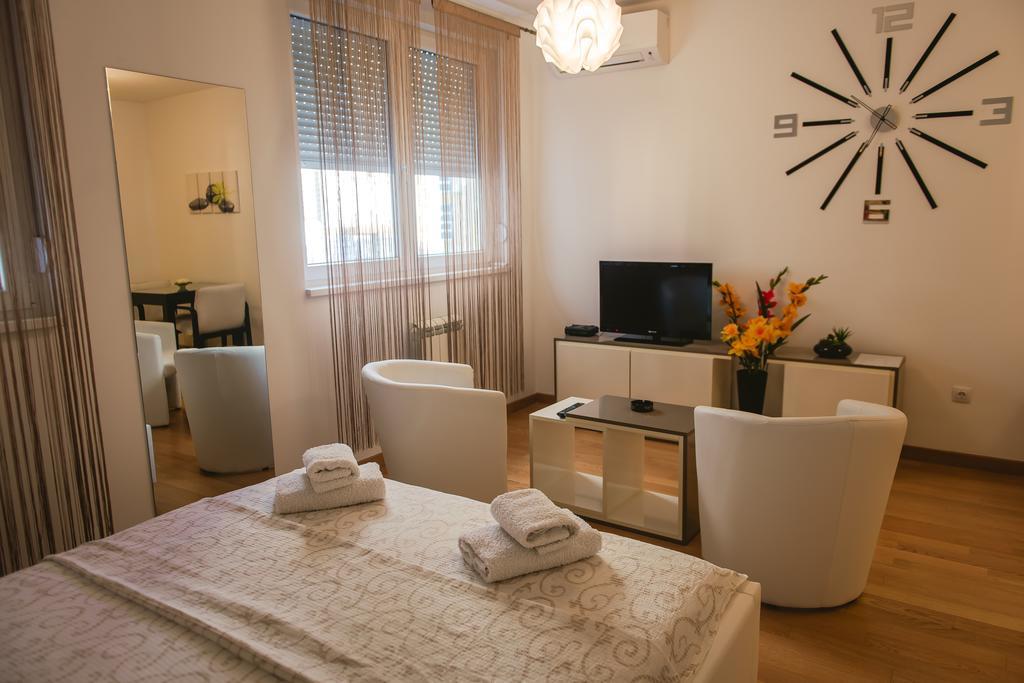 Maja Apartment Belgrado Exterior foto